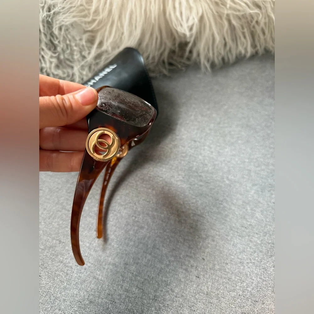 Chanel Vintage Classic Brown Sunglasses - Picture 9 of 11